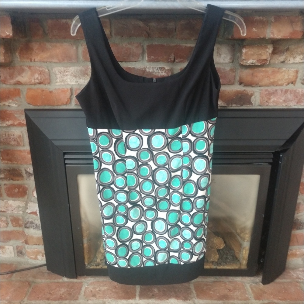 Black and green short dress